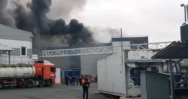 В Подмосковье вспыхнул пожар на складе