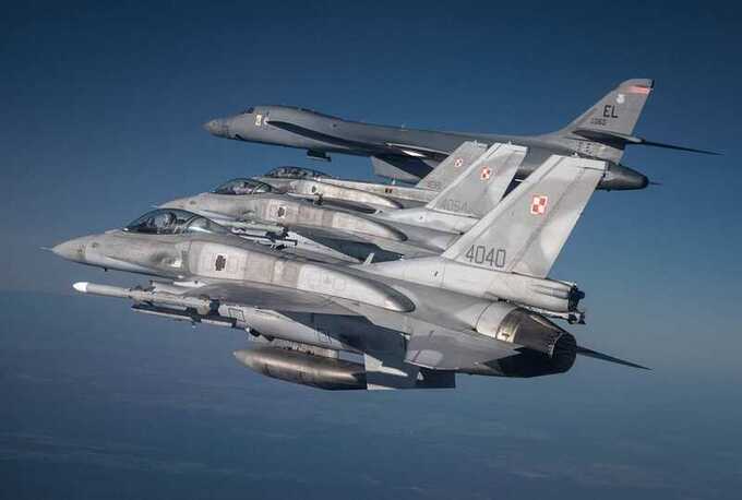 США начали серийное производство модернизированной ядерной авиабомбы повышенной мощности